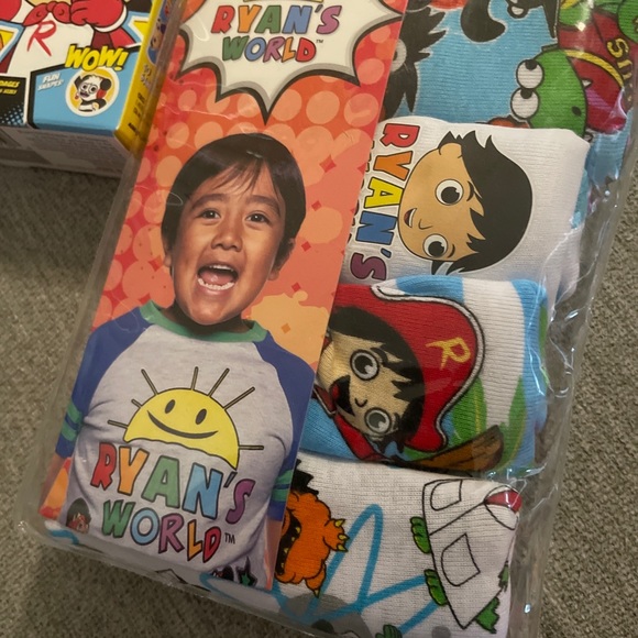 NIP Ryan’s World Boys Size 4 Underwear Briefs 5 Pk - Picture 7 of 9